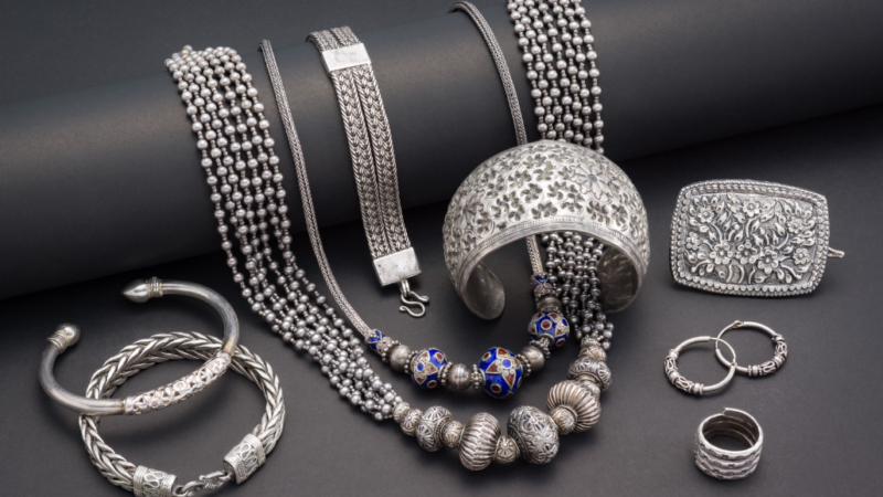 Cremation Jewelry: Everything Funeral Homes Should Know