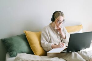 Internet Chicks: Empowering Women in the Digital World - Misty Severi