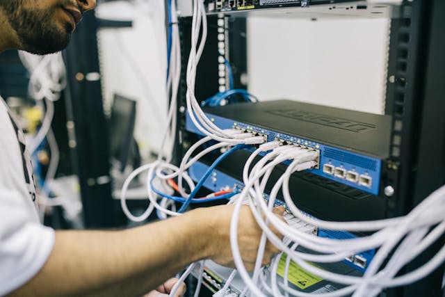 4 Signs You Need a New Router