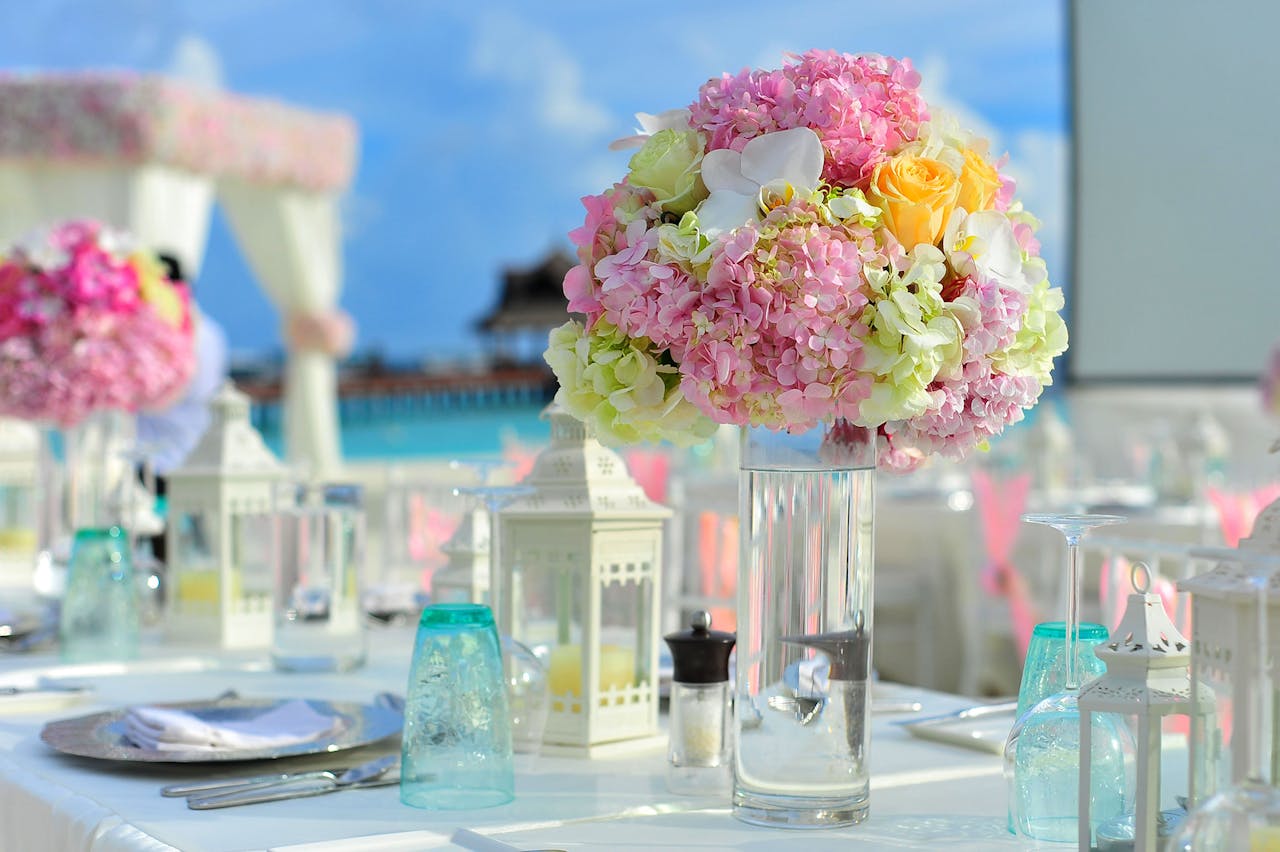 8 Smart Tips for Hosting a Memorable Event with Lamina’s Support